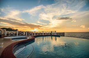 Paradise  Beach Front Apartment