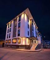 Ureta Hotel