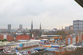 4B Loft Penthouse Industrial City views