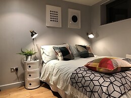 4B Loft Penthouse Industrial City views