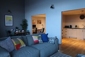 4B Loft Penthouse Industrial City views