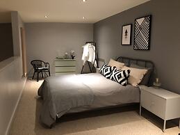 4B Loft Penthouse Industrial City views