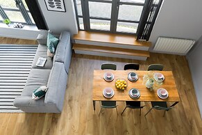 4B Loft Penthouse Industrial City views