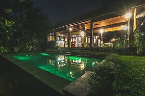 Luxury A Priori Ubud