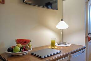 Gli Allori - Fuga dalla Città