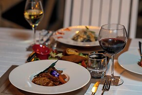 Sea Valley Lodge