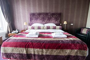 The Nines, Bangor Marina