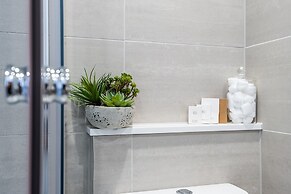 Lak Serviced Apartments