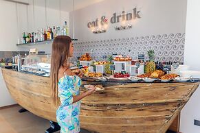 You & Me Beach Hotel