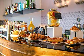 You & Me Beach Hotel