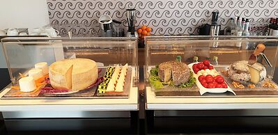 You & Me Beach Hotel