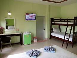 Naris Phuview Resort