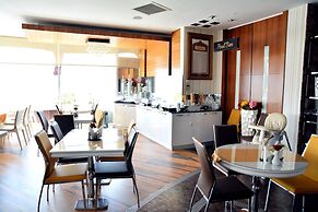 Business Grand Hotel