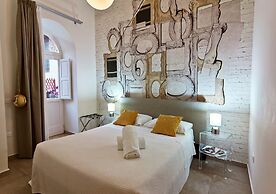 Artistic Charming House