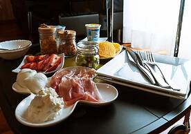 Artistic Charming House