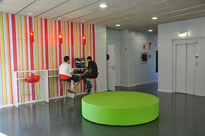 Residencia Universitaria Resa Tomás Alfaro Fournier - Centro Adscrito