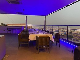 Ebony Boutique Hotel