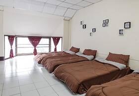 Starnong Café & Hostel