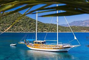 Dilara Boat