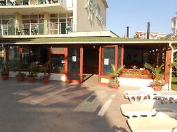 Sunny Holiday Apartments