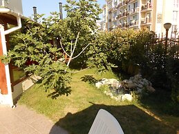 Sunny Holiday Apartments