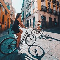 2060 The Newton Hostel & Market