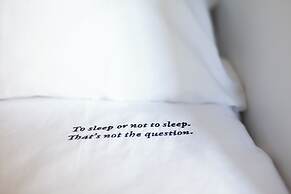 2060 The Newton Hostel & Market