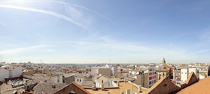 2060 The Newton Hostel & Market