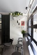 2060 The Newton Hostel & Market