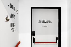 2060 The Newton Hostel & Market