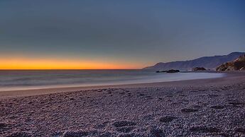 Inn Of The Lost Coast