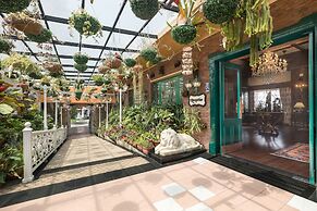 MAYFAIR Himalayan Spa Resort