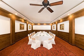 MAYFAIR Himalayan Spa Resort
