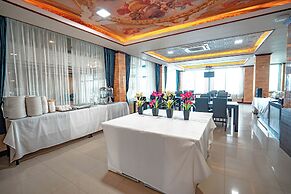 Blue Sky Residence Airport