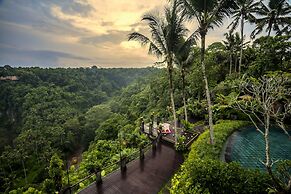 Pramana Watu Kurung Resort