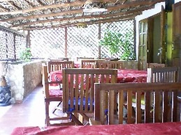 Le Calao du Lac Rose