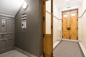 Feelathome Madrid Suites Apartments