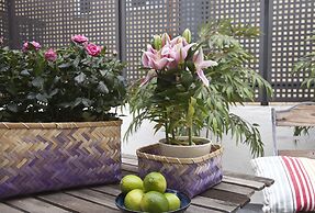 Feelathome Madrid Suites Apartments