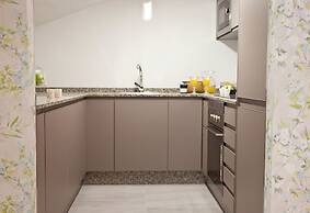 Feelathome Madrid Suites Apartments