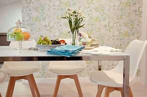 Feelathome Madrid Suites Apartments