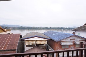 Sri Chiangkhan Hotel