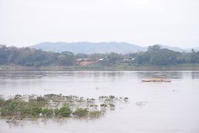 Sri Chiangkhan Hotel