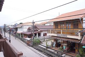 Sri Chiangkhan Hotel