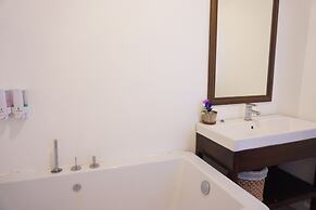 Sri Chiangkhan Hotel