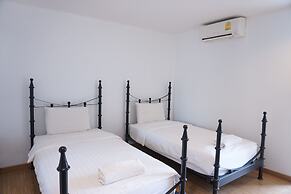 Sri Chiangkhan Hotel