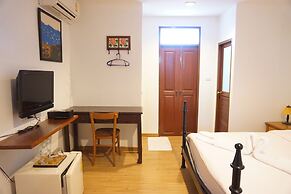 Sri Chiangkhan Hotel