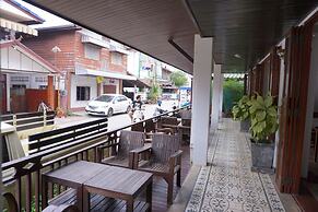 Sri Chiangkhan Hotel