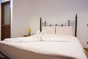 Sri Chiangkhan Hotel