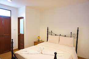 Sri Chiangkhan Hotel