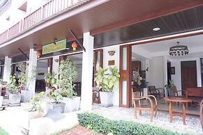 Sri Chiangkhan Hotel